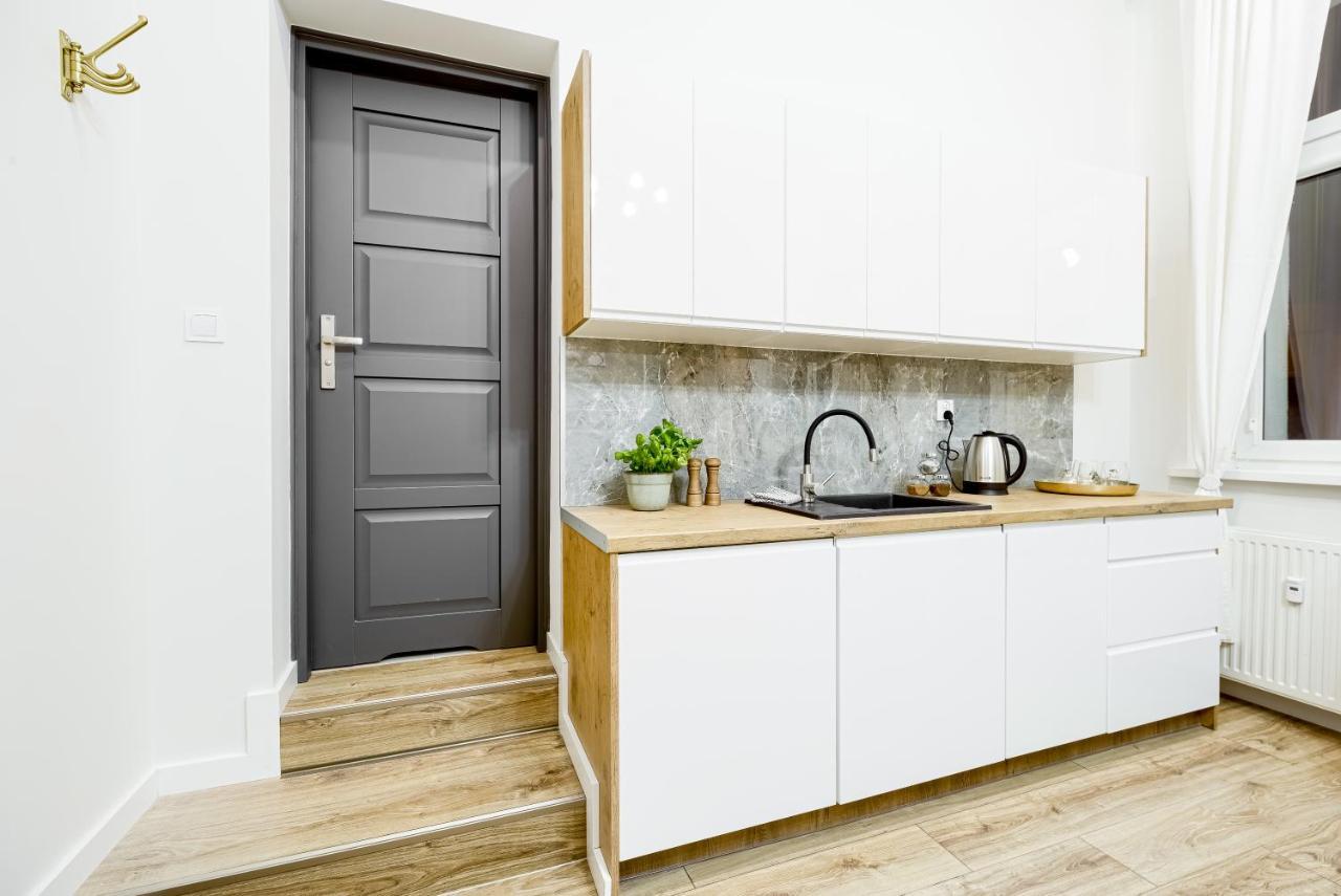 Niron Apartament Dom Z Papieru Sztokholm Pila Luaran gambar